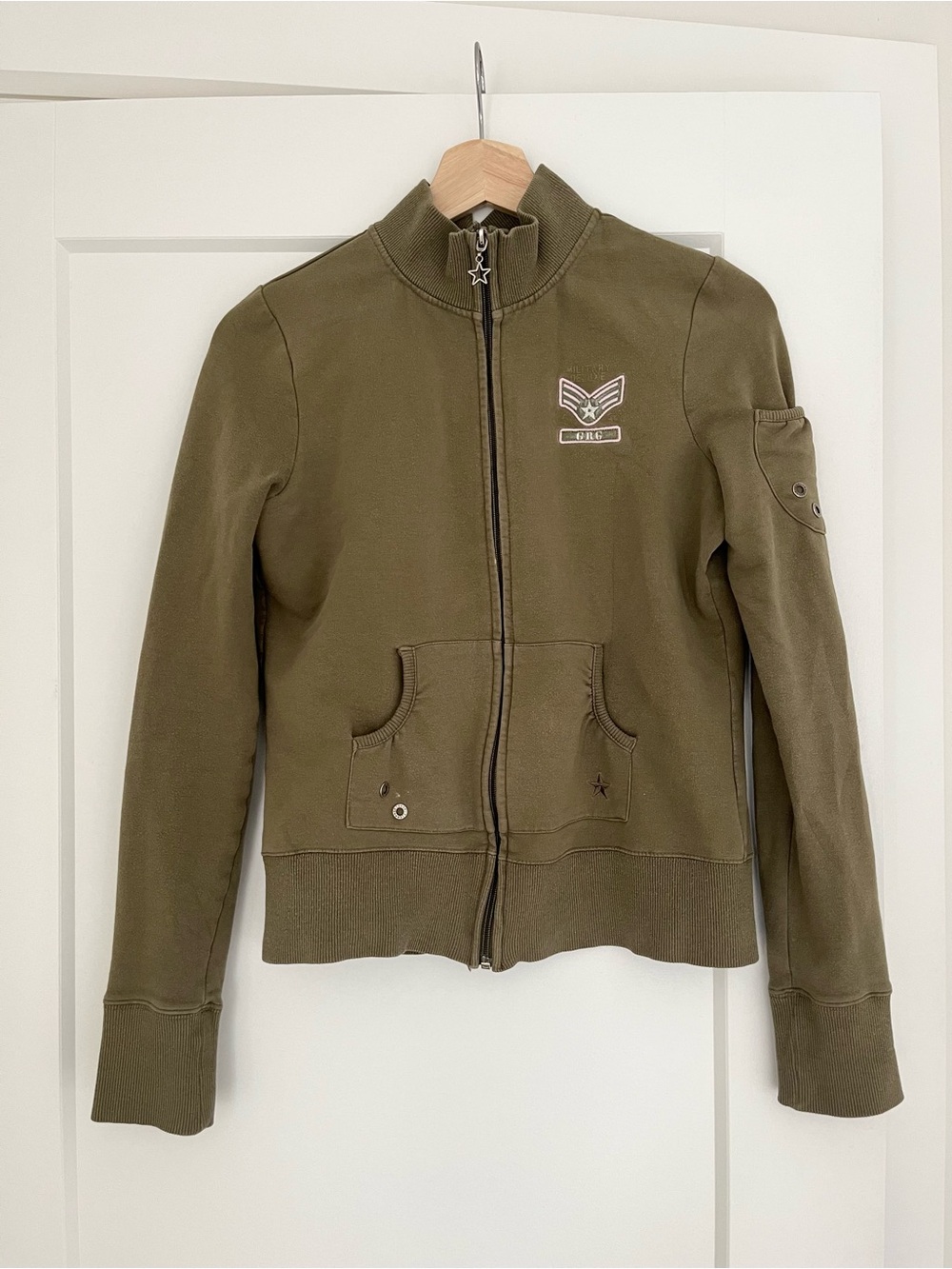 Vintage Garage Olive Green Full-Zip Hoodie with Star Zipper Pull
